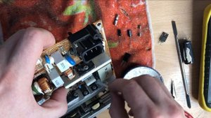 Сгорел блок питания и предохранитель в телевизоре Samsung Le32C550J1W. Не светится индикатор.