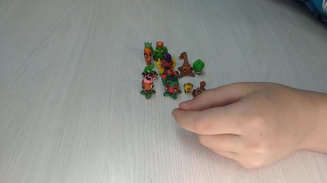 Обзор коллекции фигурок из игры "Зомби против растений" смотреть онлайн