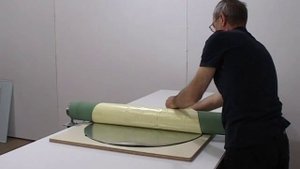 Изготовление дорожных знаков. Накатка пленки.