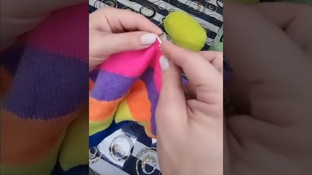 Небольшой #лайфхак замены цвета нити при вязании.
