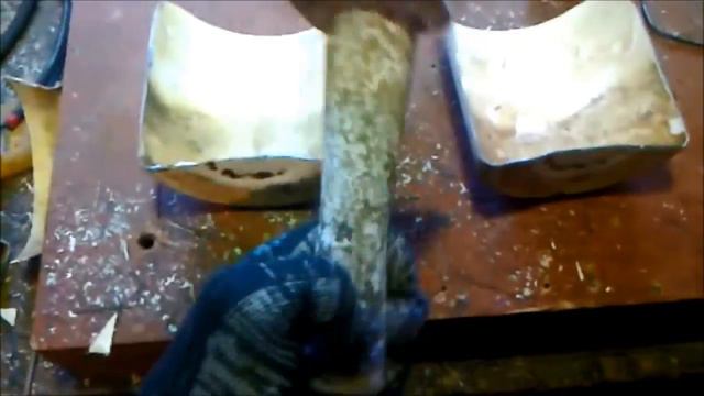 Совки для подсобного хозяйства из старого бедона и ножек от старого дивана смотреть онлайн