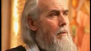 Русија-Тројице-Сергијева лавра-отац Герман врши изгон злих духова (РУСКА ОТЧИТКА)