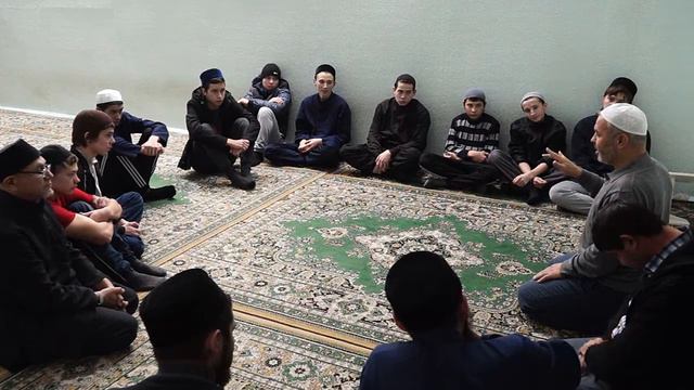 Шакир хуҗа из Турции показал мастер-класс по чтению азана для шакирдов медресе смотреть онлайн