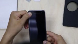 Быстрый способ наклеить защитное стекло на свой телефон смартфон