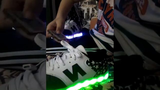 Светящияся обувь смотреть онлайн