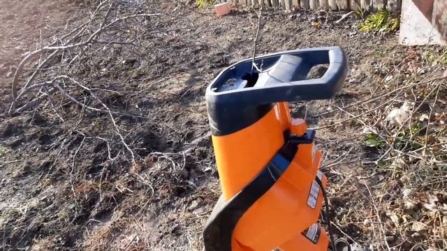 ДЛЯ САДА и ОГОРОДА КУПИЛИ ХОРОШУЮ ВЕЩЬ.ИЗМЕЛЬЧИТЕЛЬ.