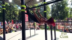 Девушки на турниках