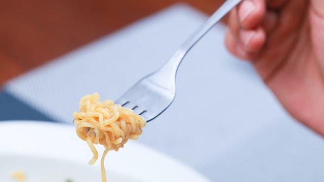 Этикет за столом. 10 странных правил. смотреть онлайн