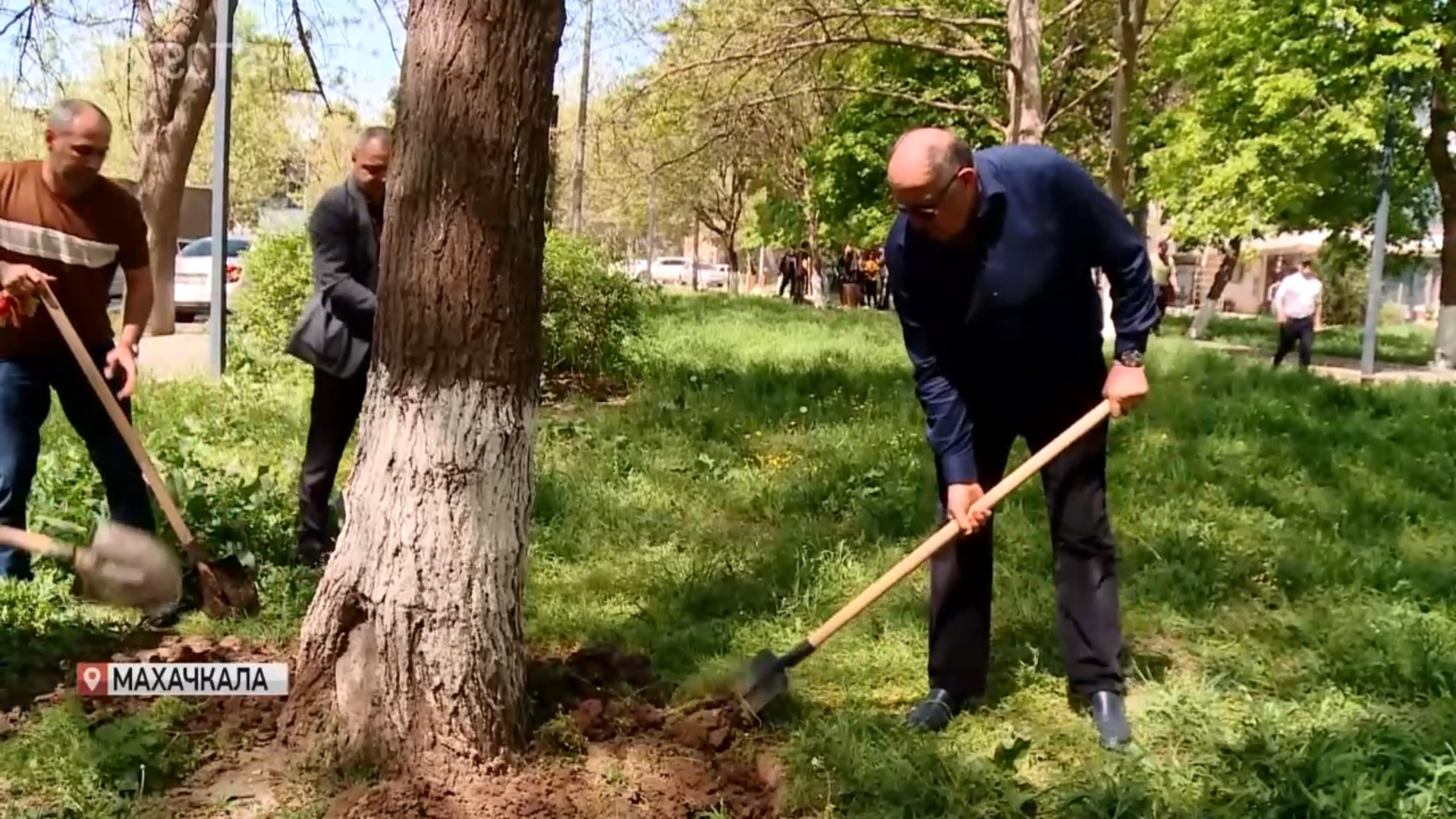 Абдулмуслим Абдулмуслимов принял участие в общереспубликанском субботнике