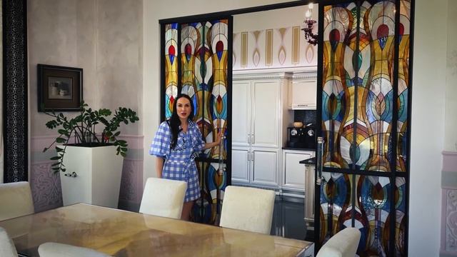 Обзор на дом площадью 1100 м.кв. в поселке "Николино" смотреть онлайн