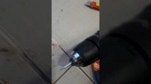 Как снять старую затирку с кафеля , лучший и быстрый способ .