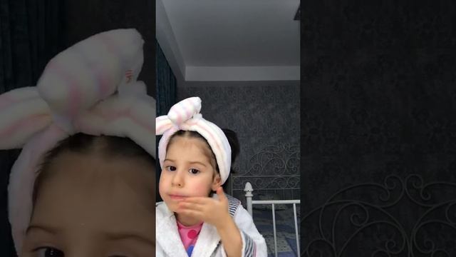 Красимся детской косметикой) смотреть онлайн