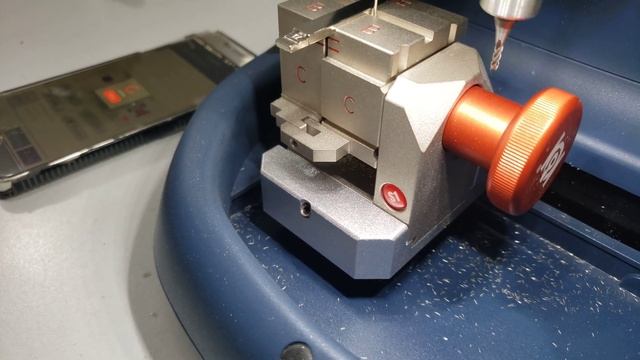 BETA electronic Key Cutting Machine - HU100 - 8 Cuts - Chevrolet Equinox смотреть онлайн