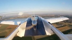 Первый межгородской полёт в Словакии длительностью 35 минут совершила летающая машина AirCar.