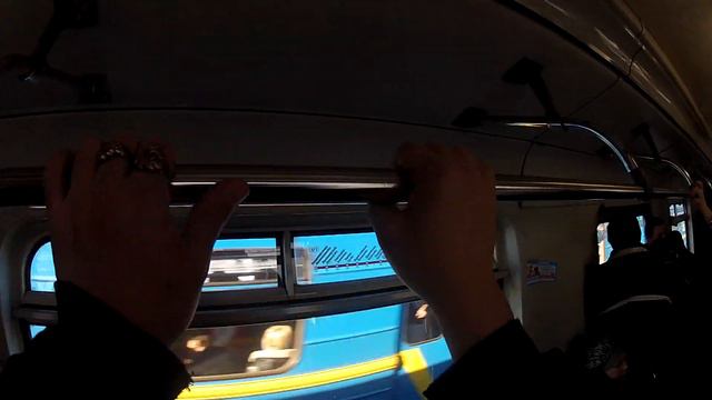 Kiev Metro Line One Teatralna to Chernihivska 27 02 2013 смотреть онлайн