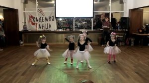 Маленькие ДЕТИ танцуют первый танец - Академия Танца 2015