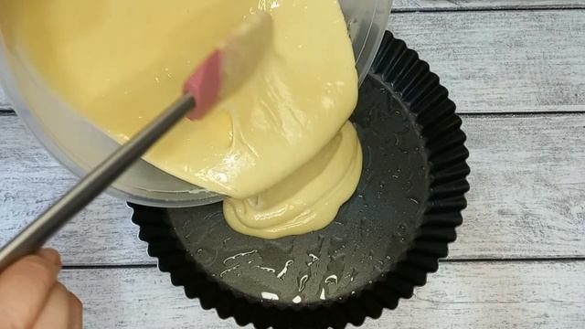 Пирог на сметане, очень нежный и вкусный. Всё смешали и в духовку! Пирог 3 стакана.