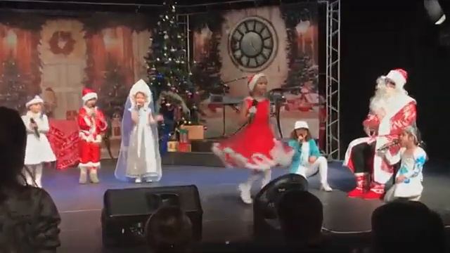 Маленькой ёлочке холодно зимой