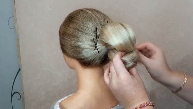 Простой и быстрый пучок / Стильная прическа 2023 смотреть онлайн