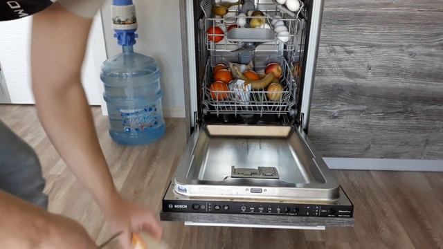 Мыть овощи и фрукты при пандемии Короновируса смотреть онлайн