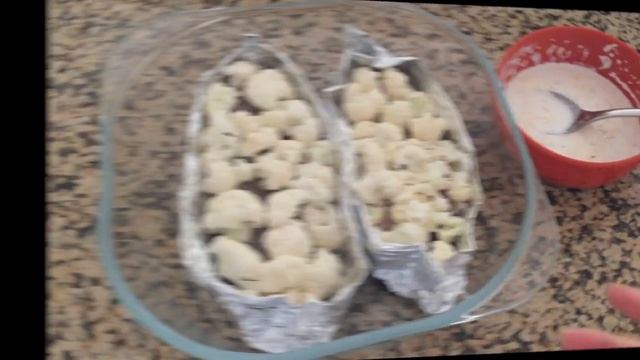 Запеченая тилапия под цветной капустой и сыром | легкий овощной салат |?? [BILYA] смотреть онлайн