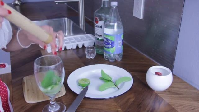 ??КУХНЯ: КАК СДЕЛАТЬ КЛАССИЧЕСКИЙ МОХИТО, ПРОСТОЙ РЕЦЕПТ MOJITO