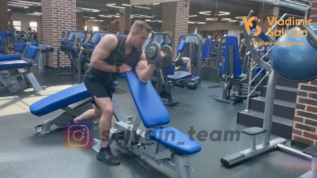 23. Сгибание рук на наклонной скамье смотреть онлайн