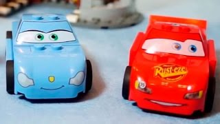 Герои мультфильма Тачки - Молния Маккуин - Собираем машинки.mp4 смотреть онлайн