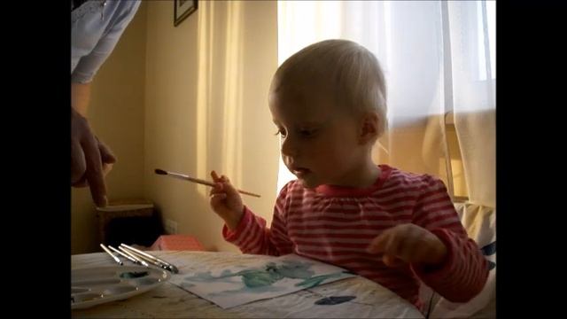 Ребенок рисует солнышко смотреть онлайн