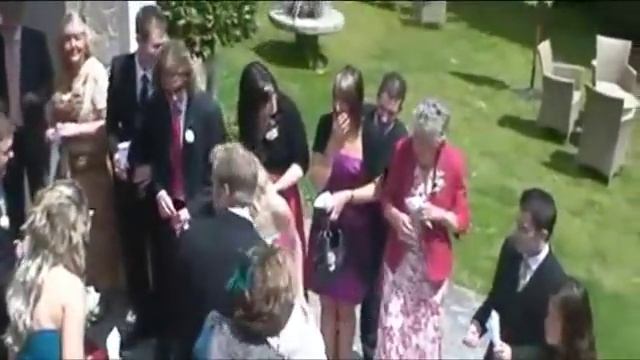 Свадьба пошла не по плану! Бабуля не любит невесту смотреть онлайн