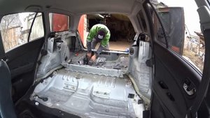 Шумоизоляция багажника на  Mitsubishi Legnum