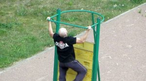 Подтягивания и отжимания кому 60+ , от Вячеслава Молотова.