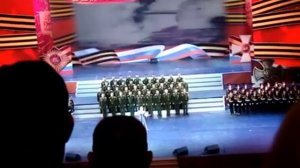 Песня "Поклонимся великим тем годам"