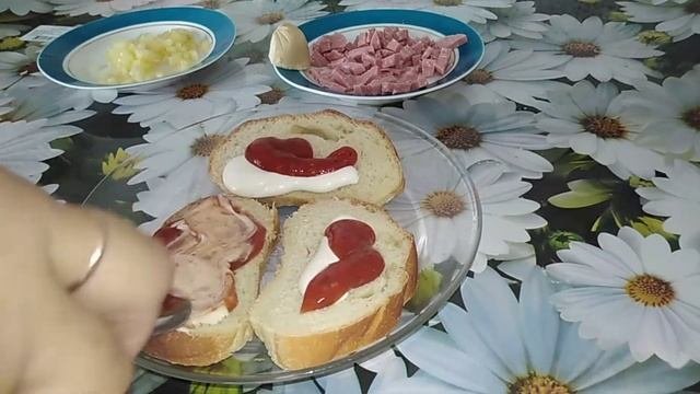ГОРЯЧИЕ БУТЕРБРОДЫ/БУТЕРБРОДЫ-ПИЦЦА?