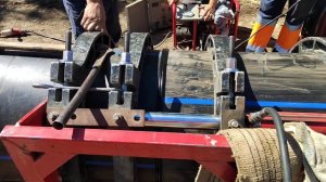 Сваривание или состыковка трубы ПНД канализации большого диаметра. 600мм