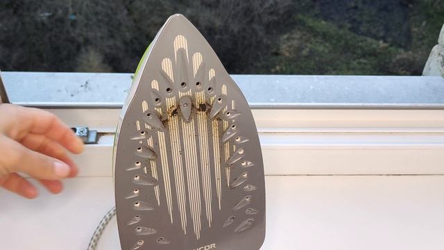 Очистите утюг от пригоревшей ткани за 1 минуту! Вы будете в восторге ? смотреть онлайн