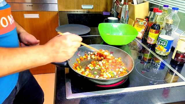 Рис басмати с морепродуктами по японски/Тяхан с морепродуктами.
