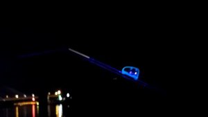 Ультрафиолетовый фонарь на рыбалке