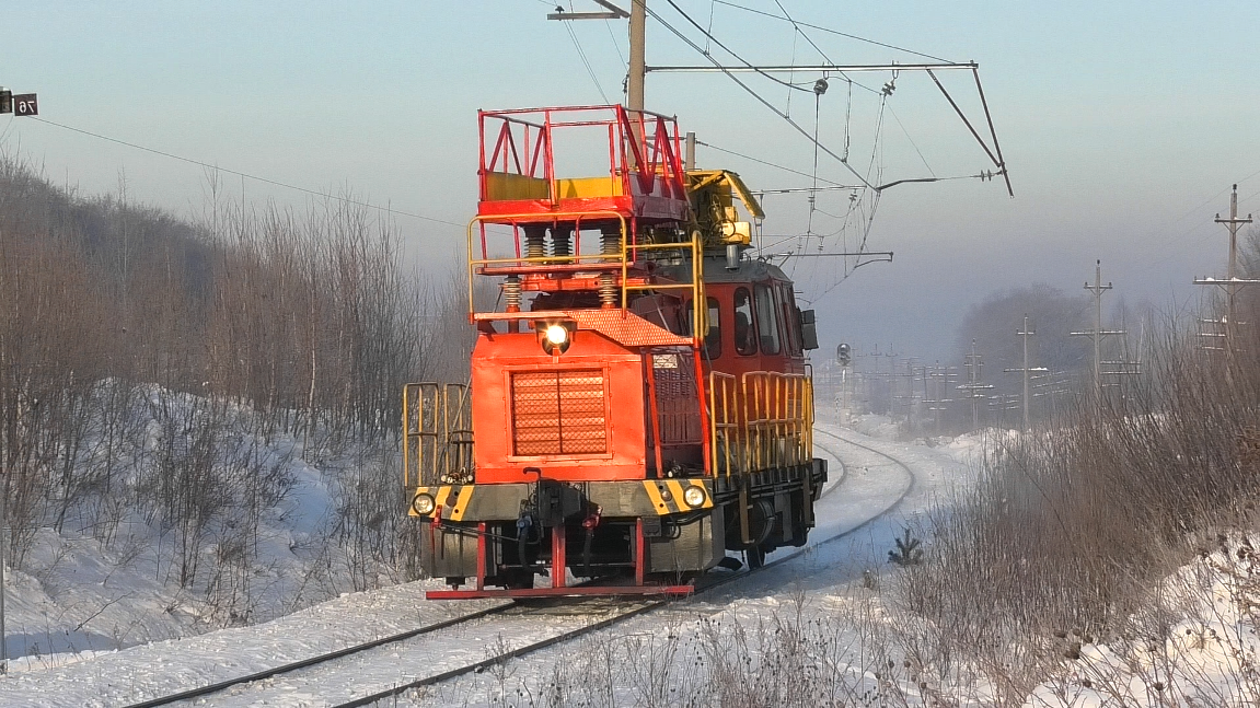 "Морозным крещенским днем". АДМ-258 с приветливой бригадой следует на работы смотреть онлайн