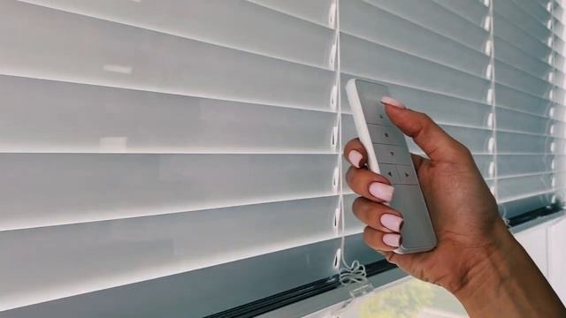 Жалюзи с мотором в Саратове на пульте алюминиевые 50 мм горизонтальные смотреть онлайн