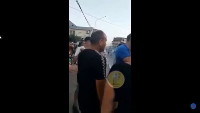 Русский город Анапа уже армянский:Армяне толпой нападают на русского-журналиста.ФАКТЫ смотреть онлайн