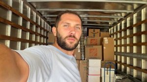 Первая работа для иммигранта в сша, сколько платят?первые деньги в сша