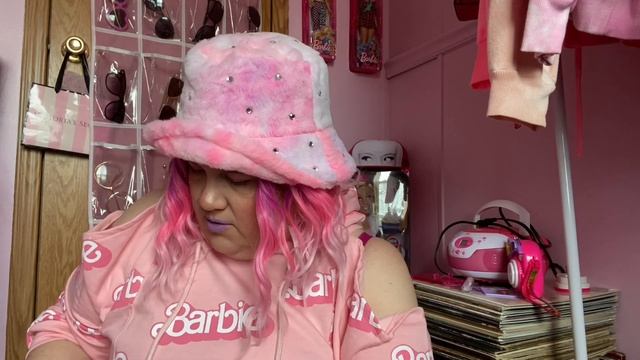 Swatches of the Carebear eyeshadow palette from wet n wild ???￼ смотреть онлайн