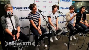 One Direction - "What Makes You Beautiful" (Acoustic) [LIVE @ SiriusXM]