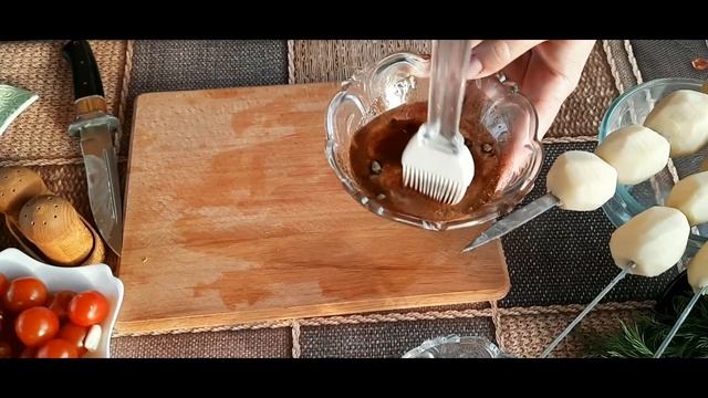 Сочная КУРИЦА С КАРТОШКОЙ на мангале. Готовим курицу с картошкой на мангале. смотреть онлайн