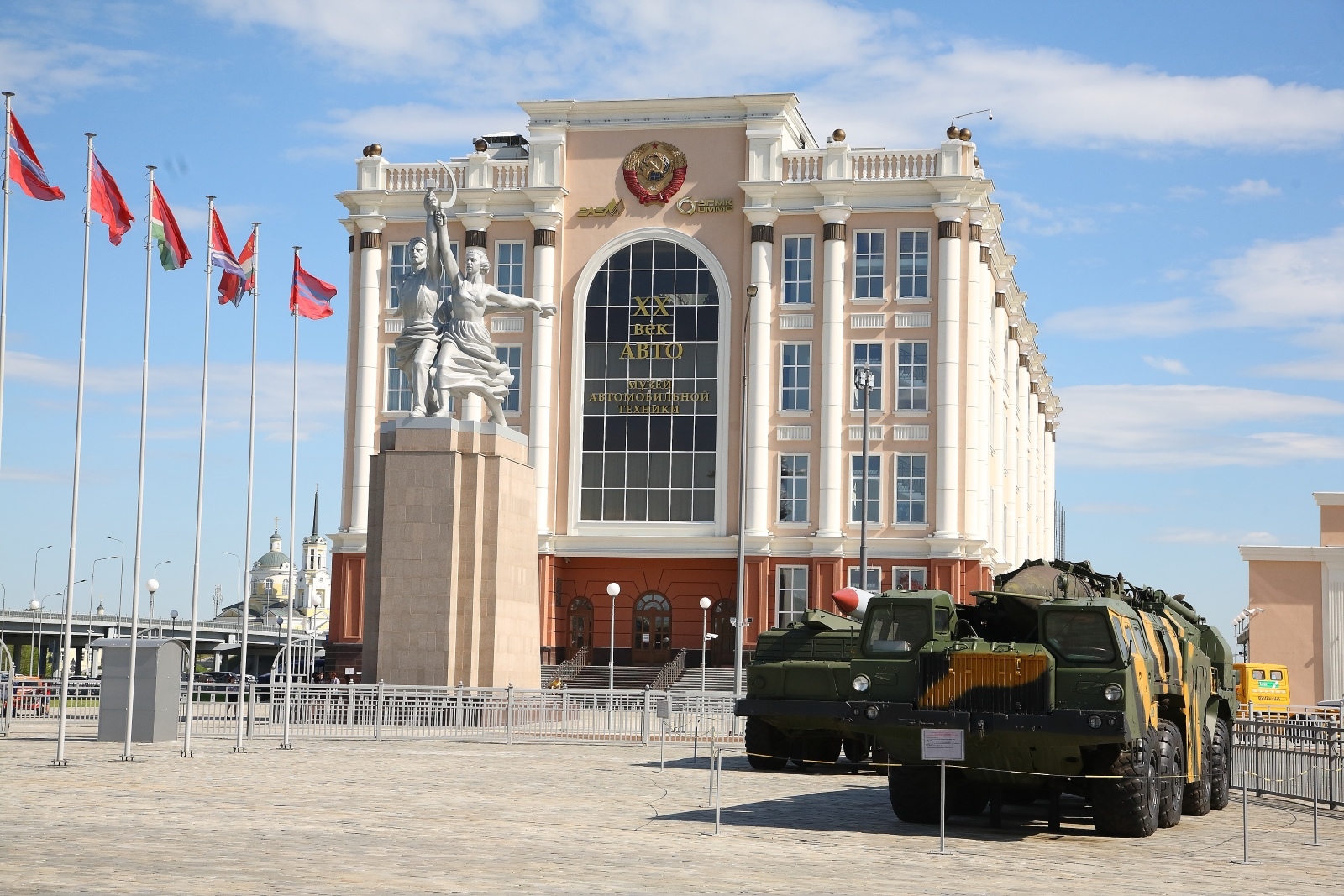 Выставка натовской техники в верхней пышме адрес. Музей техники УГМК верхняя Пышма. УГМК музей военной техники верхняя Пышма. Музейный комплекс УГМК В верхней Пышме. Музей военной техники в верхней Пышме.