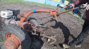 Вспашка земли Поехал на дачу МОТОБЛОК МТЗ 9 МАЯ