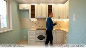 Классическая светлая кухня из массива дуба в панельном доме П-44