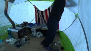 Зимняя рыбалка, монстр не лезет в лунку! Залив Бахта, КВХ, Красноярское море!