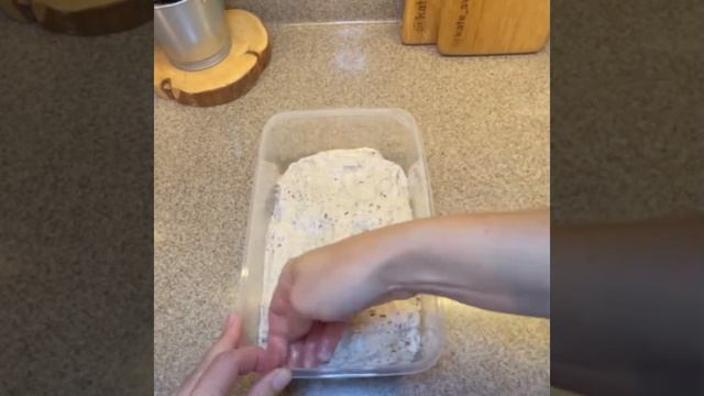 Пшенично-ржаной хлеб на ржаной закваске. Ооочень вкусный.